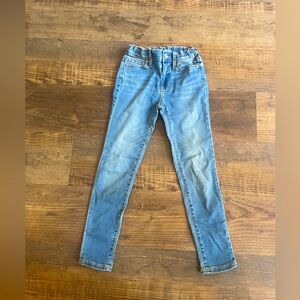 Old Navy Rockstar Skinny jeans. Size 8. Like new